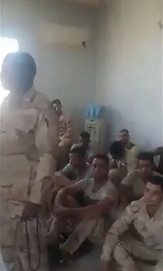 الصورة الأولى لوصول الجنود المصريين على متن طائرة عسكرية إلى مصر بعدما تم احتجازهم في السودان على يد قوات الدعم السريع